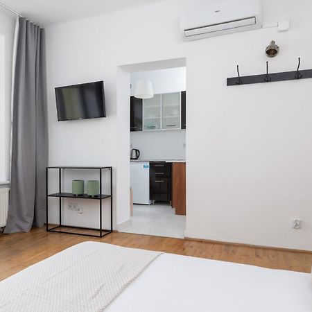 Studio Apartment With Ac - Dluga 65 Krasków Eksteriør bilde