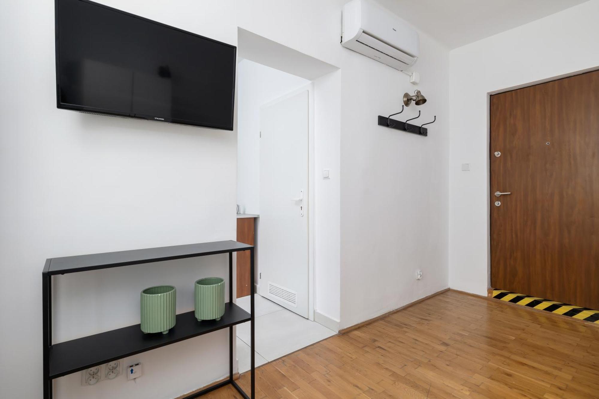 Studio Apartment With Ac - Dluga 65 Krasków Eksteriør bilde